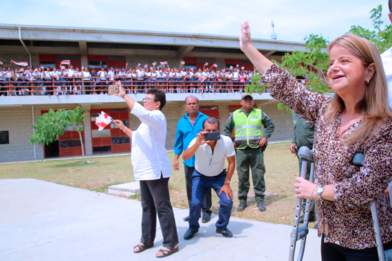 Elsa Noguera paga por adelantado y se pone al día con el sector Educación
