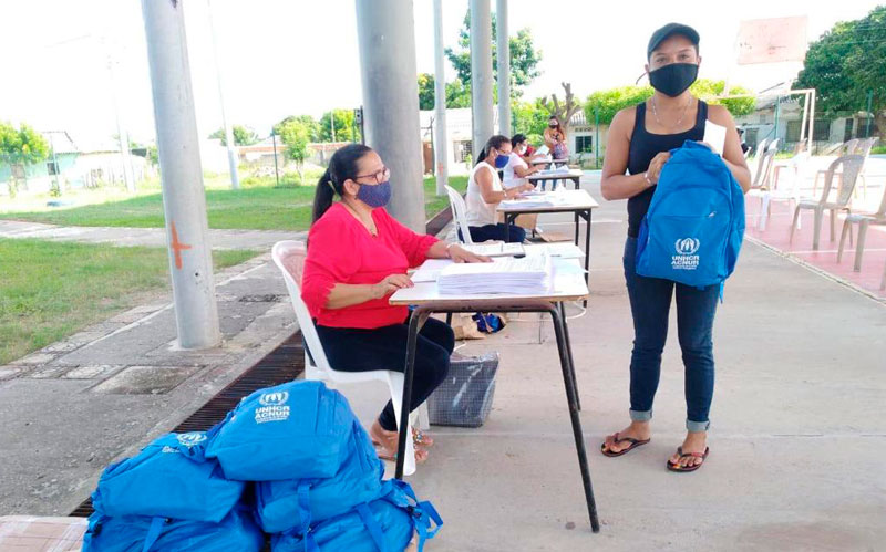 Gobernación del Atlántico entrega donación de 3.400 kits escolares