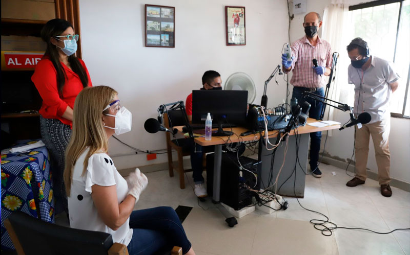 'Escuela en Casa', destacada en Encuentro de Emisoras Comunitarias de MinTIC