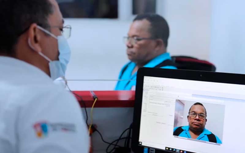 Mil beneficiarios del curso Conducción Segura del Tránsito del Atlántico empiezan a recibir su licencia
