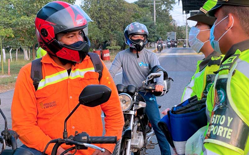 ¡Pilas, motociclistas del Atlántico! Este sábado empieza a regir la nueva normativa para el uso de cascos