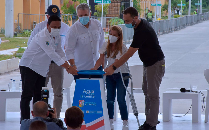 Presidente y Gobernadora entregaron obras que garantizan agua potable 24 horas del día en Galapa y Puerto Colombia