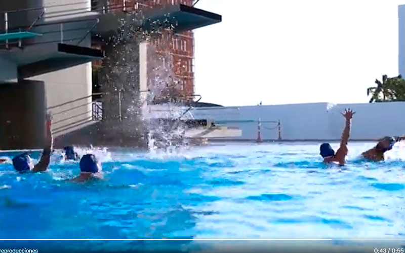 Foto de encuentro de waterpolo