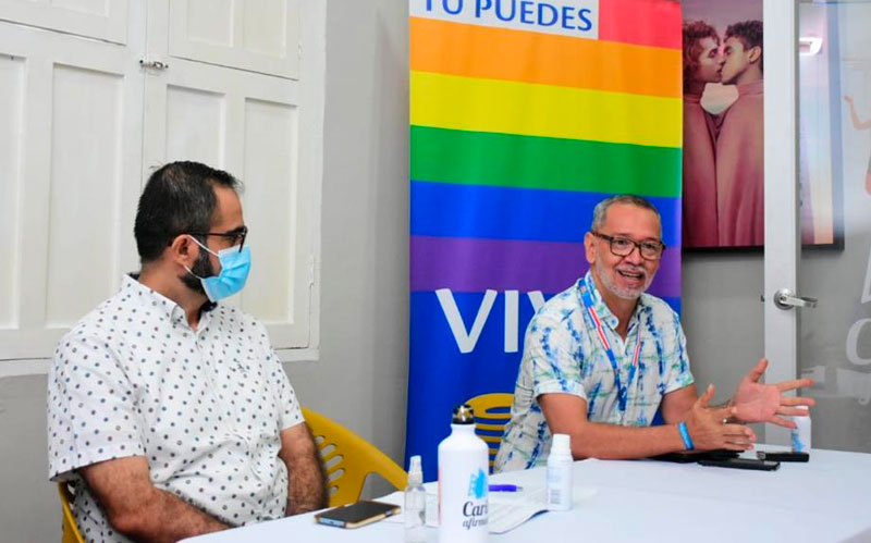Foto participantes y organizadores de la feria