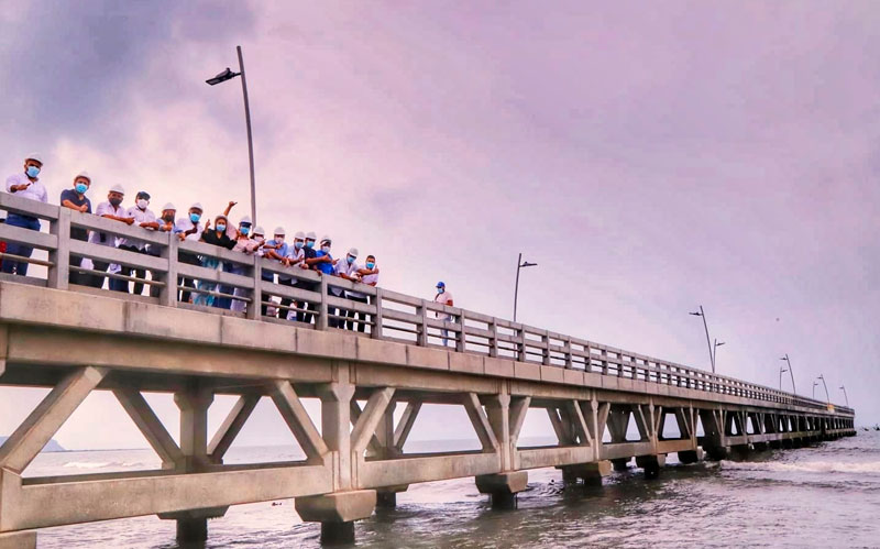 Fotografía de Diputados del Atlántico y gobernadora Elsa Noguera en el nuevo muelle de Puerto Colombia
