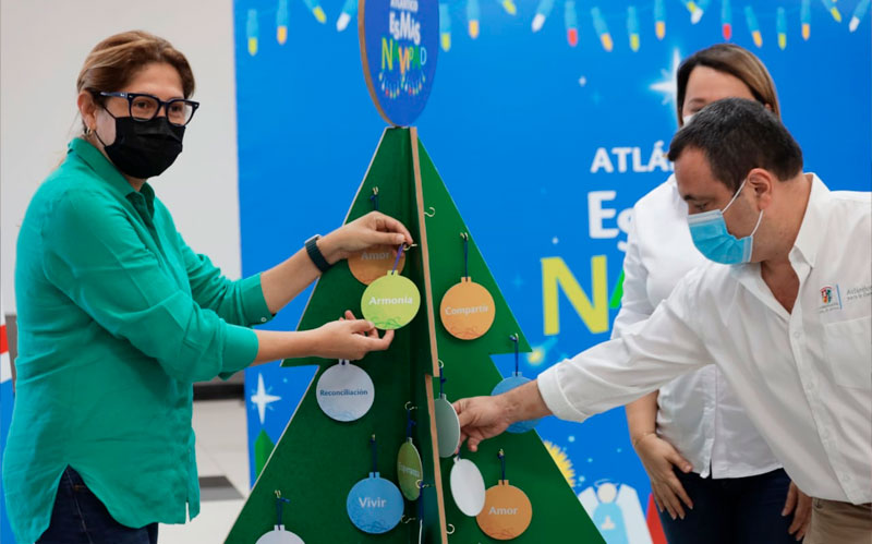Fotografía Secretarios en árbol de navidad
