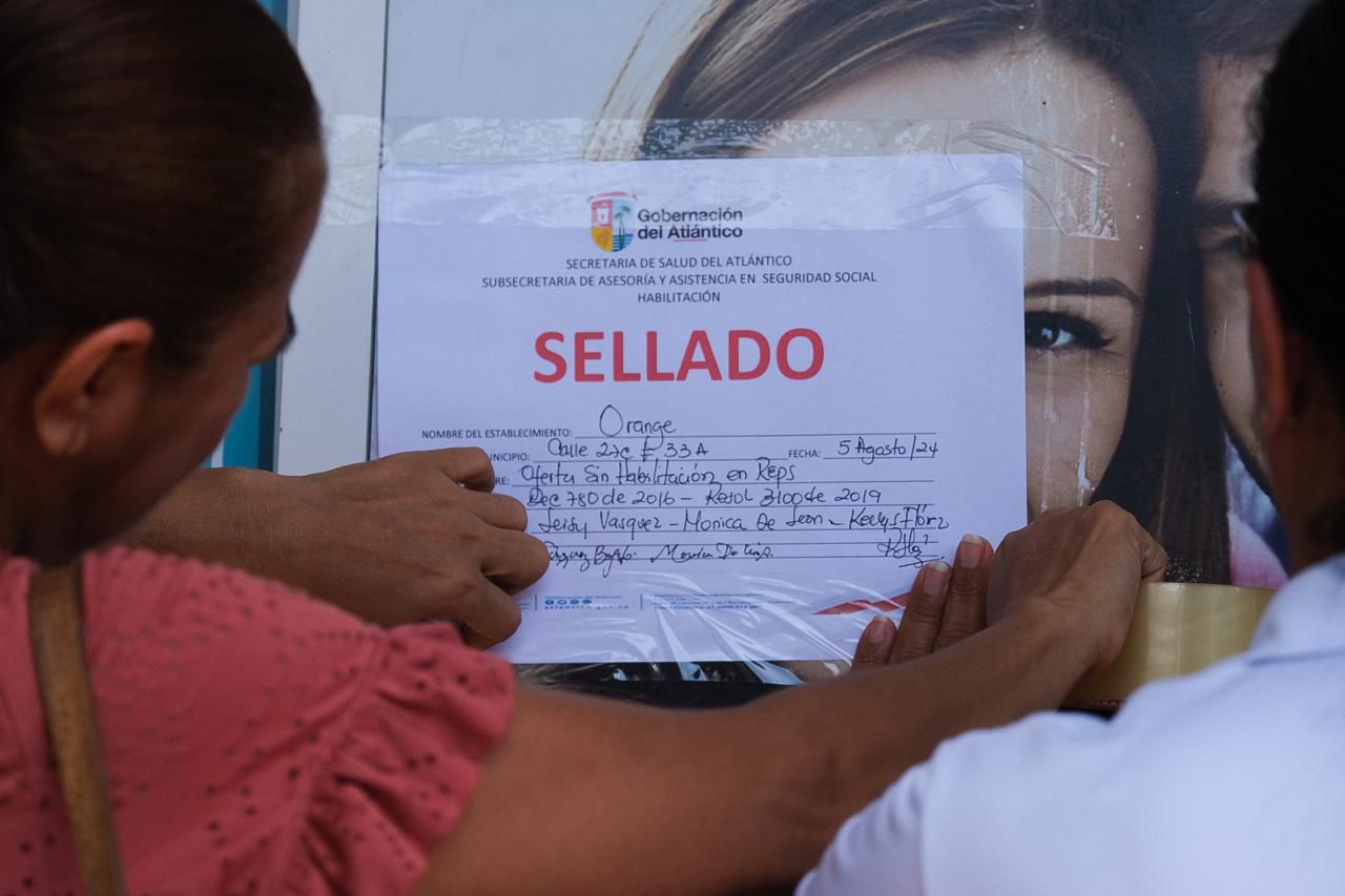 Las sanciones incluyen cierres temporales o definitivos y buscan garantizar que los prestadores de servicios de salud cumplan con las condiciones de calidad, en protección de la salud de la comunidad.