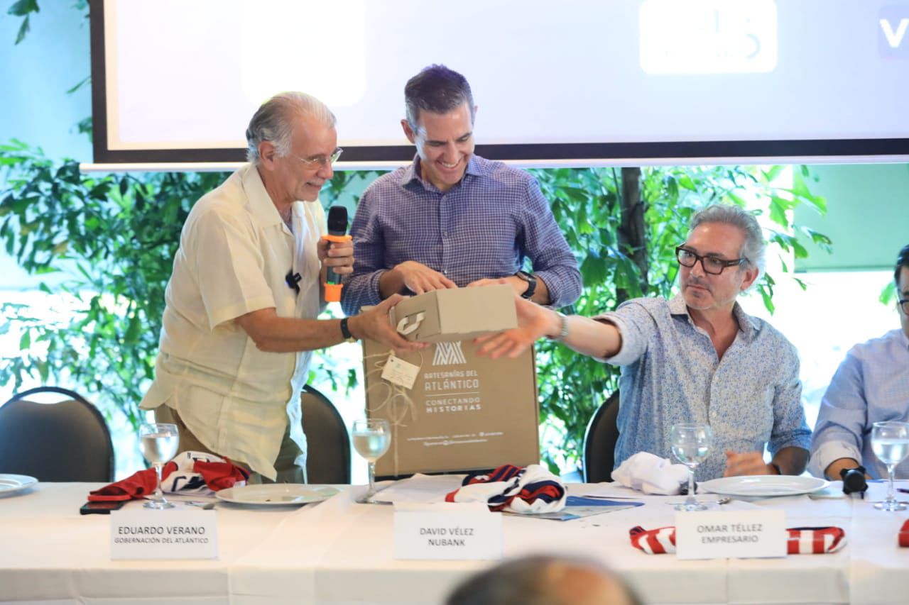 El gobernador Eduardo Verano y el fundador de Nubank están dispuestos a facilitar 200 becas a estudiantes de estratos 1, 2 y 3 durante el año 2025