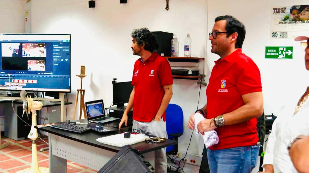 A través de la Secretaría de las TIC, la administración departamental lleva a siete municipios cursos en desarrollo web, multimedia, ofimática, robótica, redes sociales y marketing digital, dirigidos a estudiantes de undécimo grado.