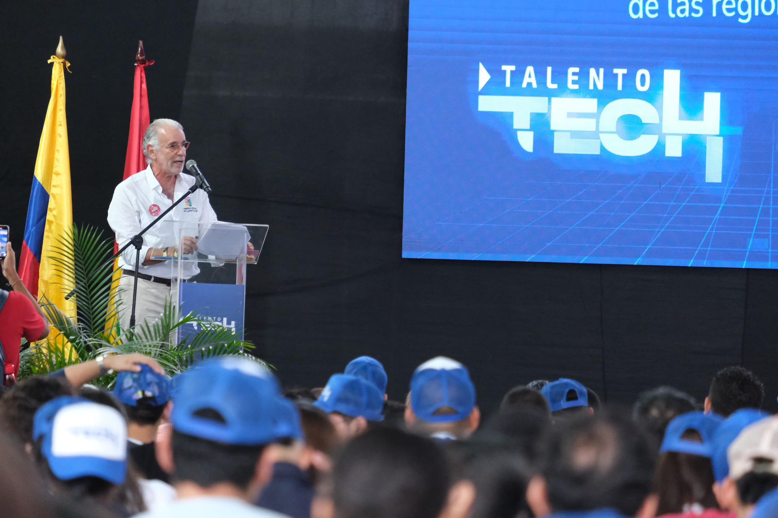 En el lanzamiento del programa del MinTIC en Barranquilla, el gobernador Eduardo Verano destacó que esta formación tiene el poder de transformar vidas, sobre todo en la población más joven, lo cual permite fomentar el desarrollo y la innovación en la región.