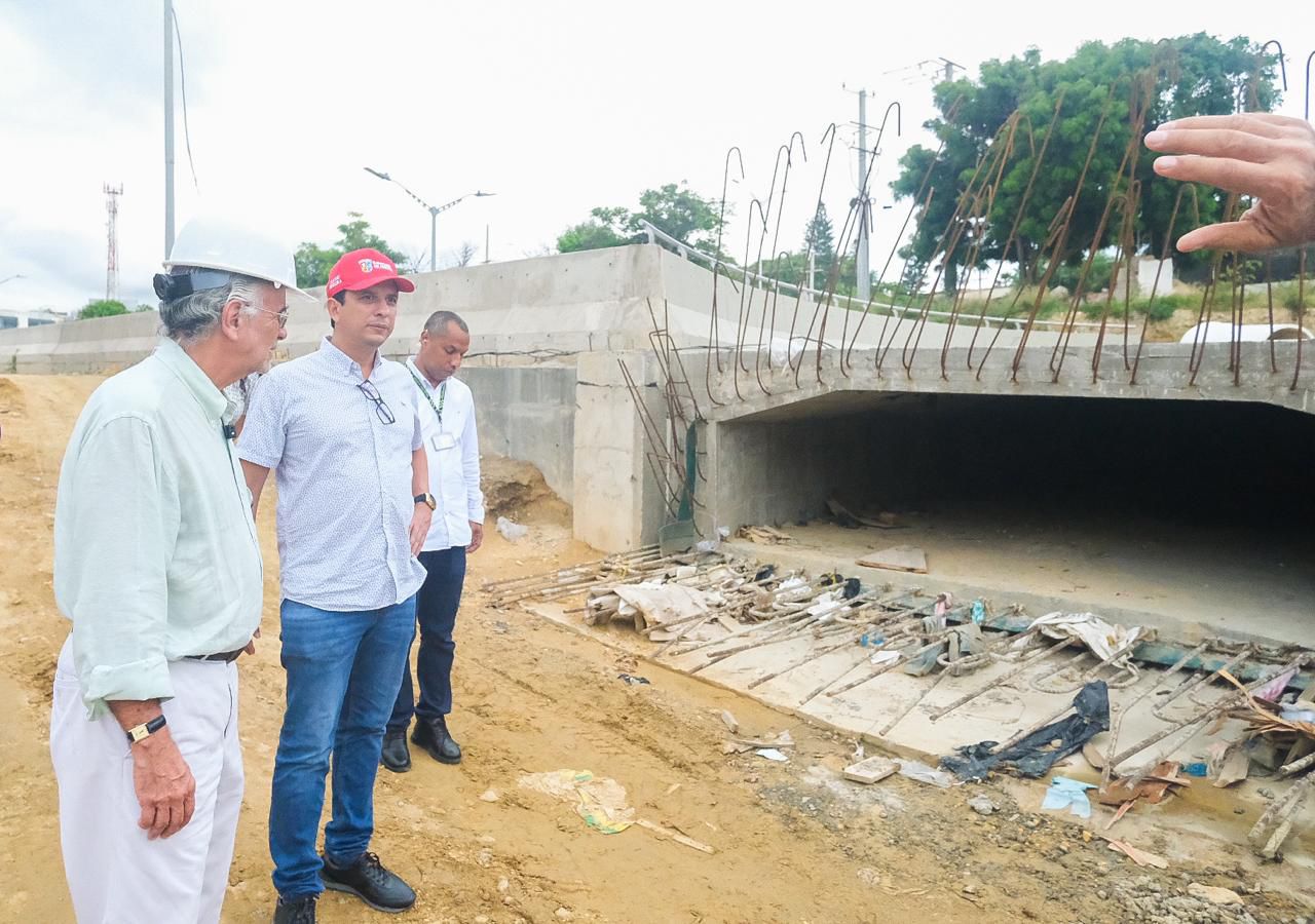 Las obras de la Gran Vía en la Unidad Funcional 2 (UF2) avanzan en 52 % en un tramo que comprende el centro comercial Le Champ y la Circunvalar de la Prosperidad.