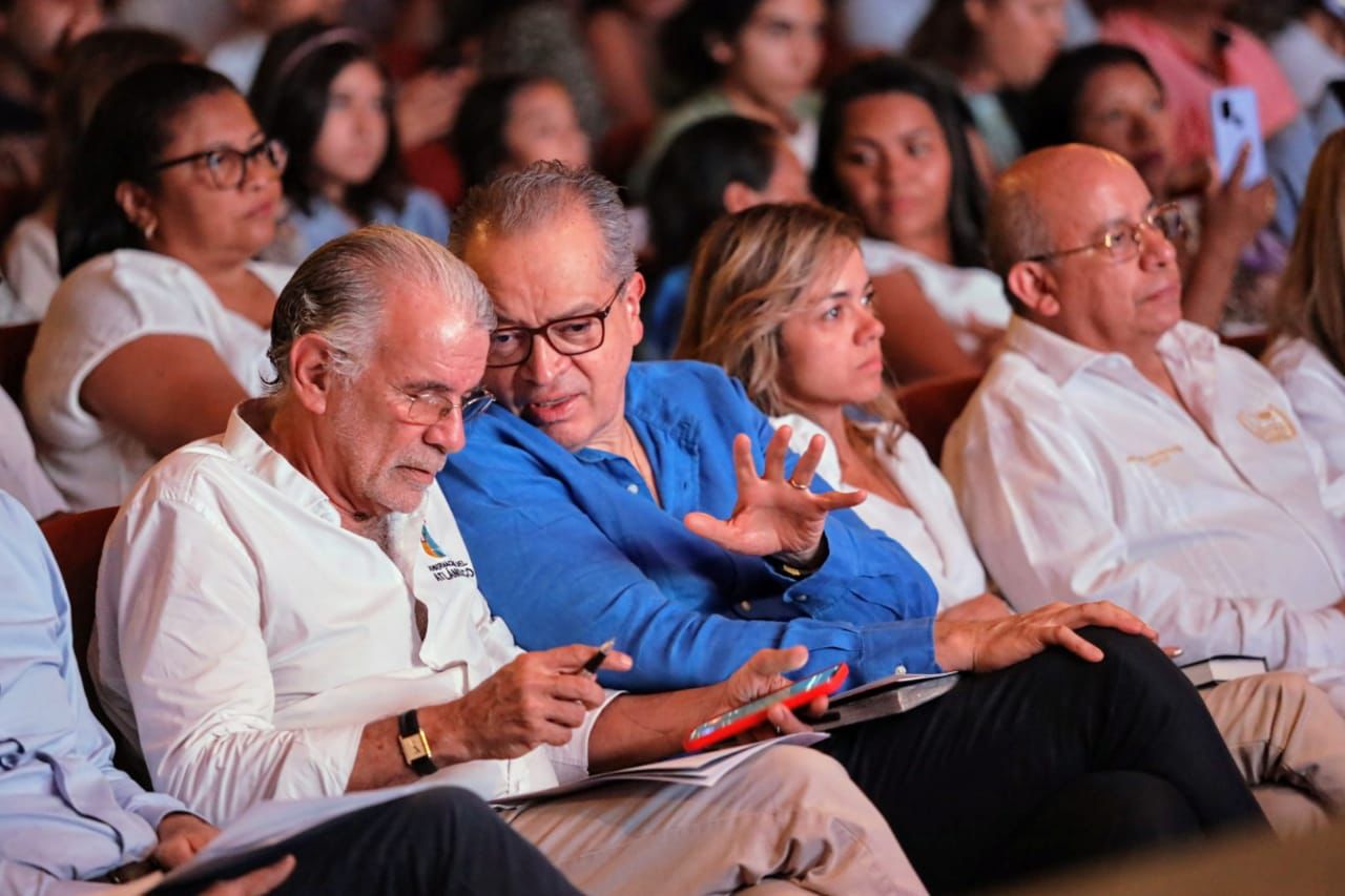 foro denominado “El futuro de la educación en Colombia: retos y oportunidades en el Caribe”, organizado por el grupo Prisa, el gobernador del Atlántico, Eduardo Verano de la Rosa, precisó que se vive una lucha constante con el centralismo en temas muy puntuales del sector educativo.