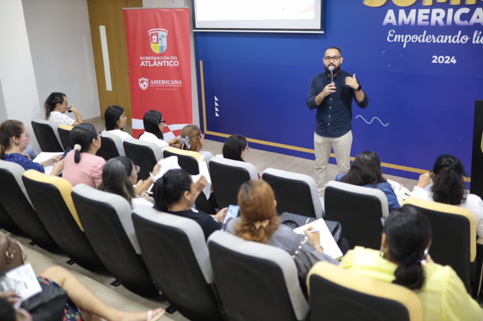Comunidad educativa del Atlántico evalúa y planifica procesos escolares en esta semana de receso