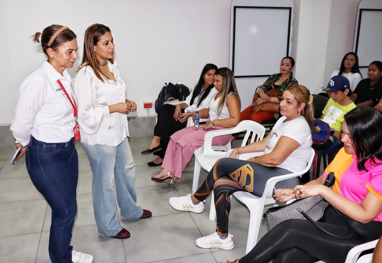 Gobernación del Atlántico refuerza herramientas a psicólogos para atención a familias