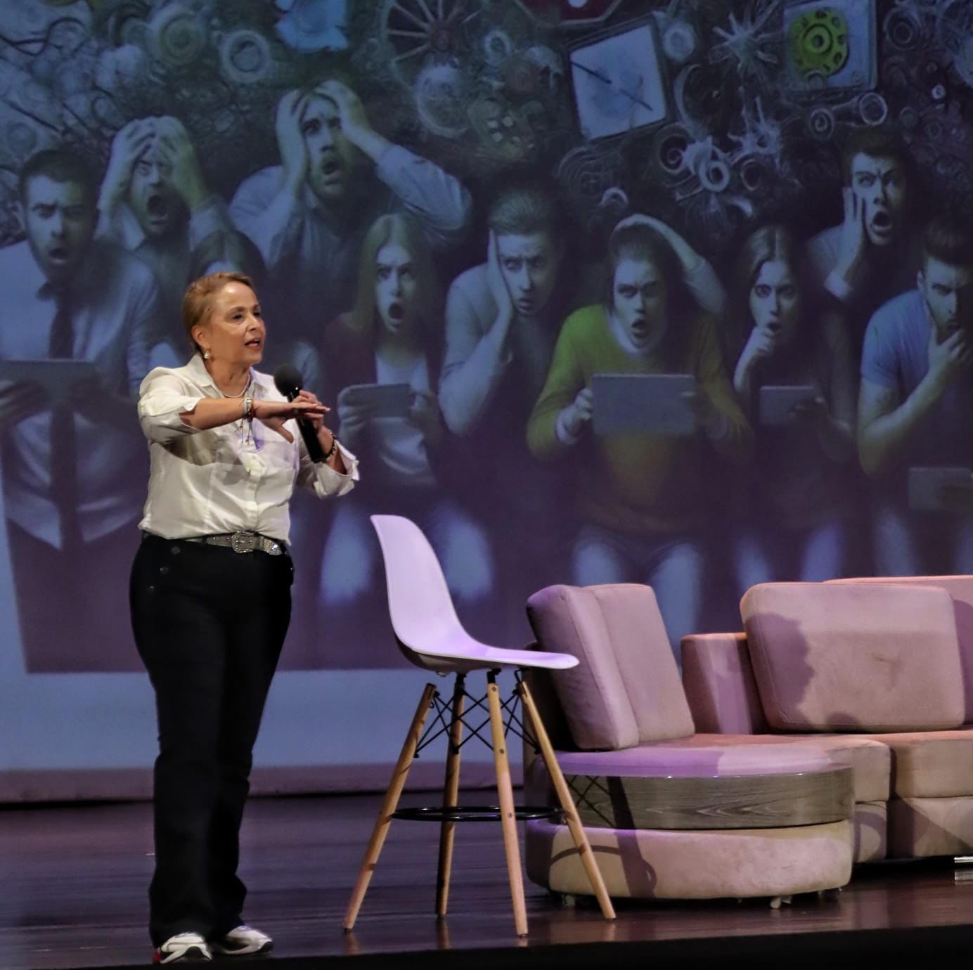 Gobernación del Atlántico participó en Shark Caribe Summit 2024 sobre salud mental en la era de la inteligencia artificial